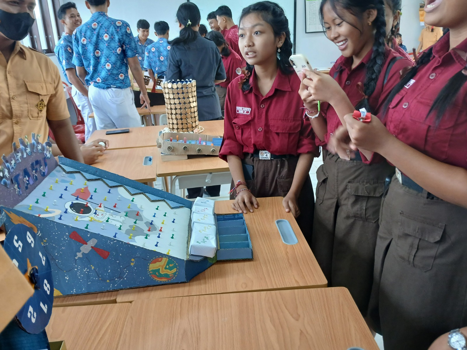 Project Profil Lulusan 10