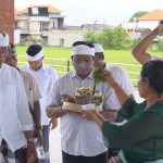 Prosesi Melaspas Gedung Kantor Dwisma c0704t01