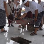 Prosesi Melaspas Gedung Kantor Dwisma c0706t01