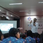Workshop Literasi SMA Negeri 2 Sukawati: Meningkatkan Kemampuan Literasi dan Kreativitas Siswa Melalui Penulisan Cerpen dsc01061