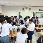 Pendampingan Implementasi Digitalisasi Pembelajaran melalui Pemanfaatan Papan Interaktif Digital di SMA Negeri 2 Sukawati whatsapp image 2026 10 05 at 08.35.50