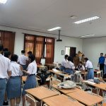 Pendampingan Implementasi Digitalisasi Pembelajaran melalui Pemanfaatan Papan Interaktif Digital di SMA Negeri 2 Sukawati whatsapp image 2026 10 05 at 08.37.05